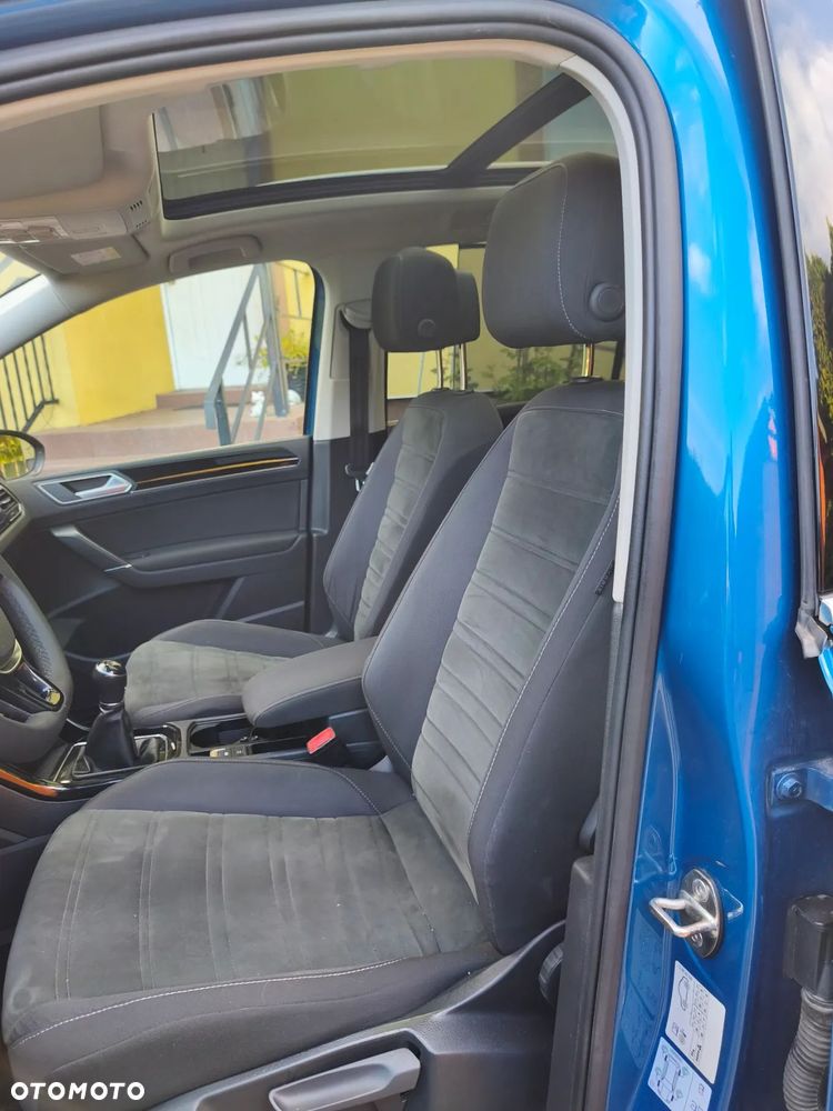 Volkswagen Touran 2.0 TDI SCR Highline - 10