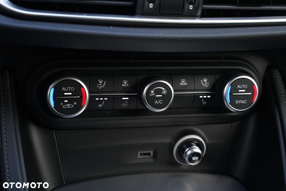 Alfa Romeo Stelvio 2.0 Turbo Veloce Q4 - 26