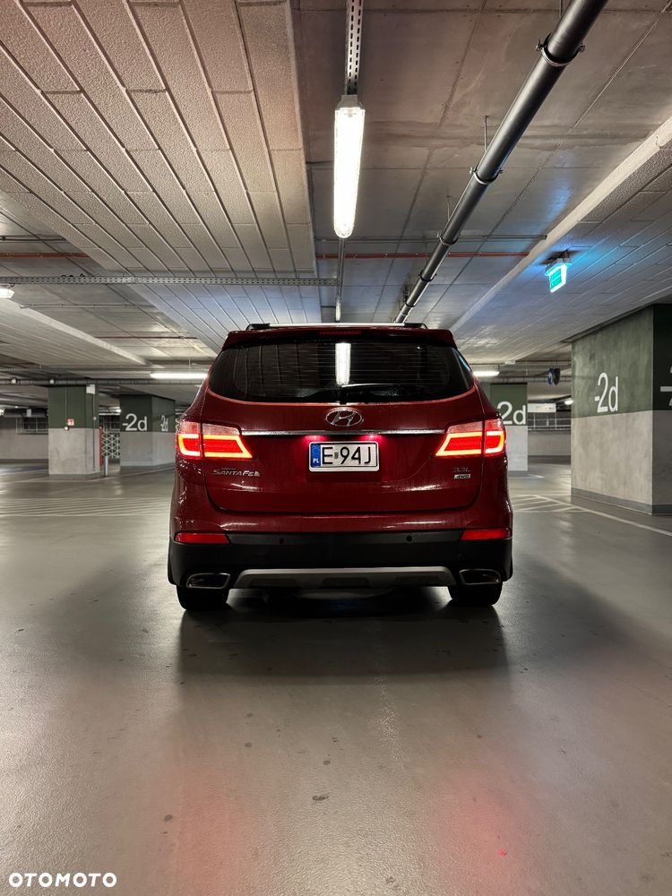 Hyundai Grand Santa Fe - 9