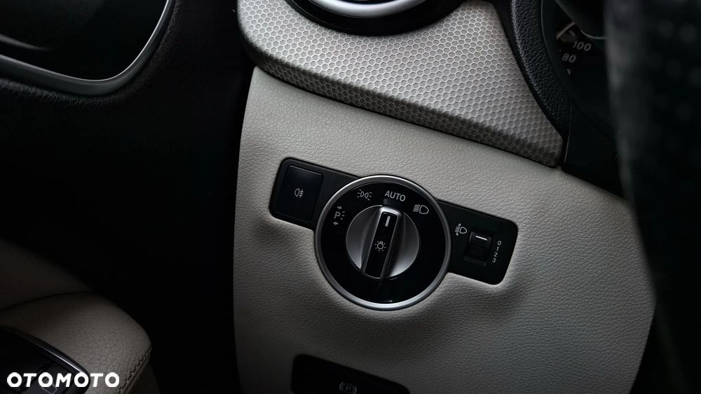 Mercedes-Benz Klasa B 180 CDI (BlueEFFICIENCY) - 25