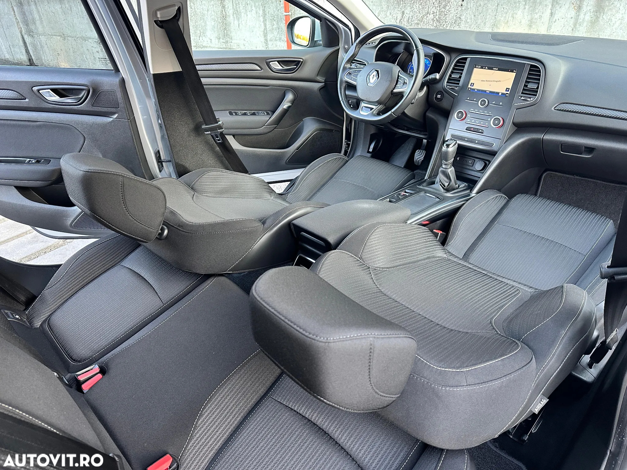 Renault Megane 1.5 dCi Expression - 8