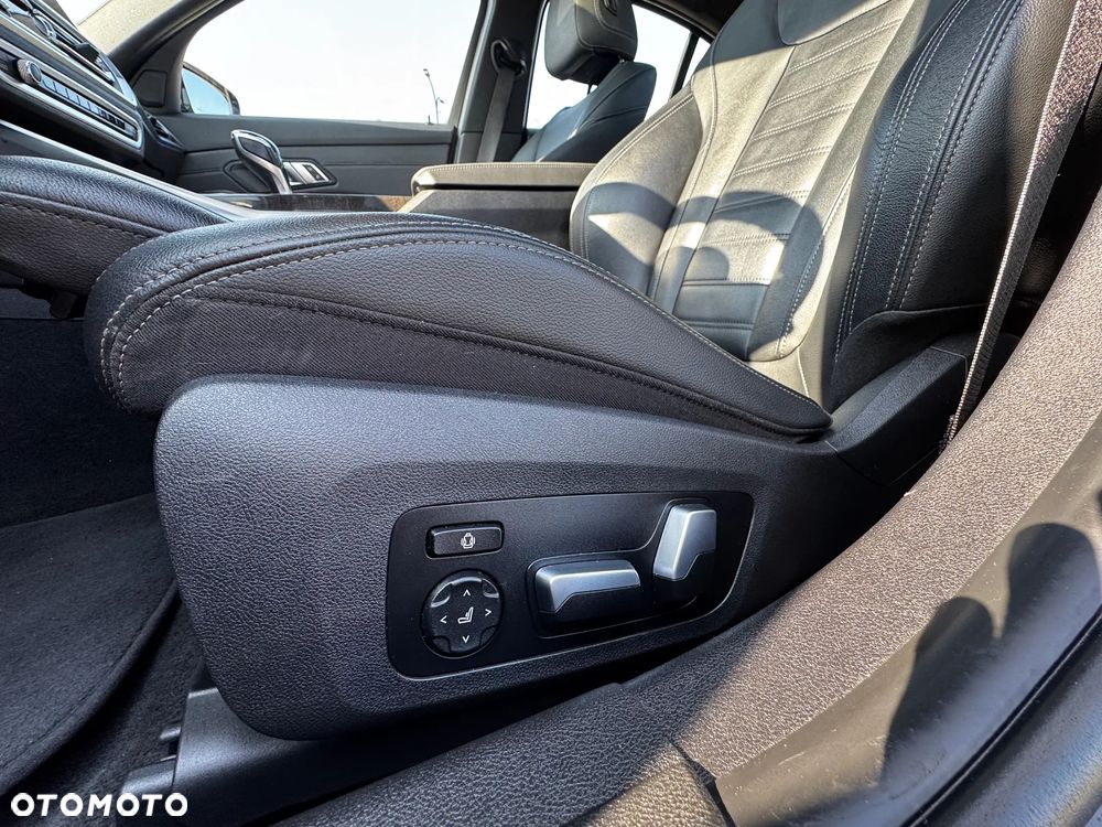 BMW Seria 3 330i M Sport sport - 15