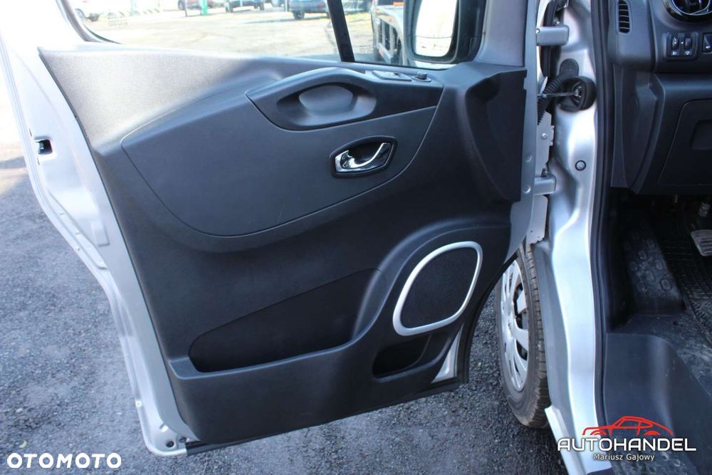 Opel Vivaro - 8