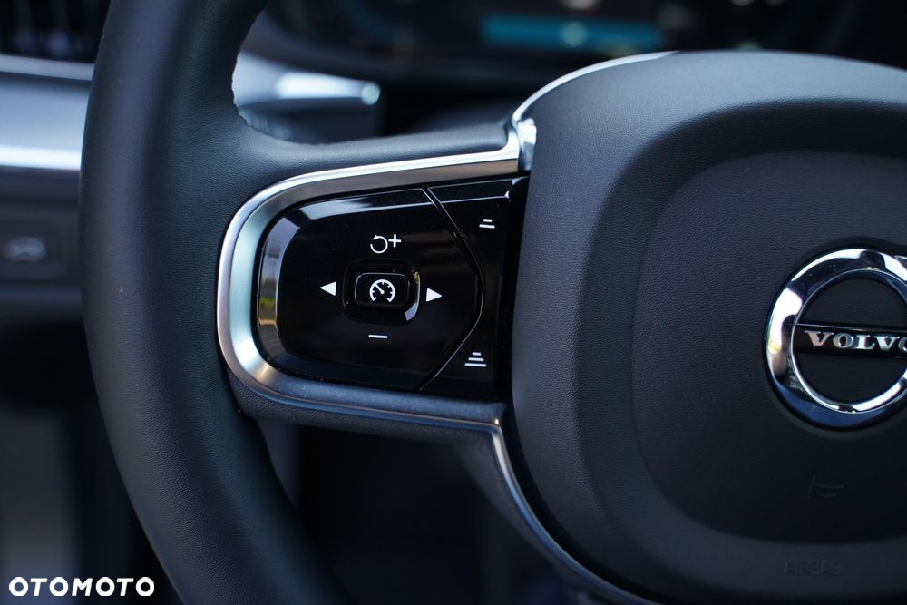 Volvo XC 60 B5 B AWD Plus Dark - 13