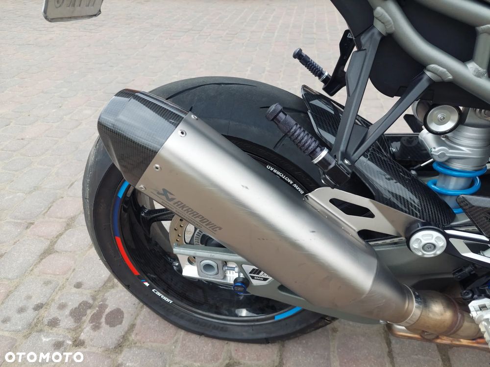 BMW S - 19