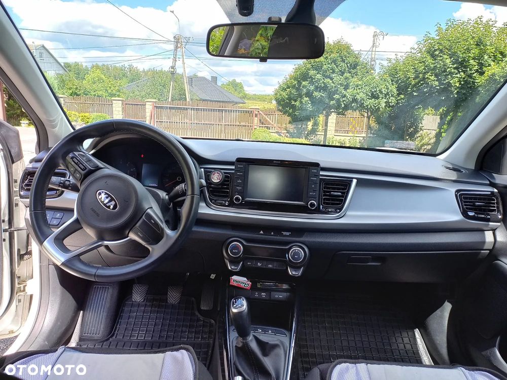 Kia Rio 1.4 L - 5