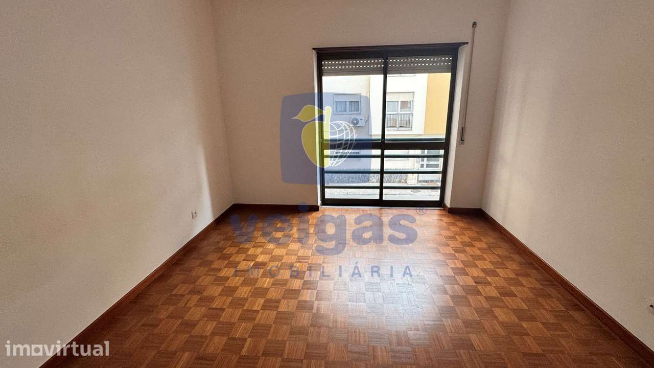 Apartamento T2 em Caldas da Rainha, 1º andar com elevador, varanda e a - Grande imagem: 3/13
