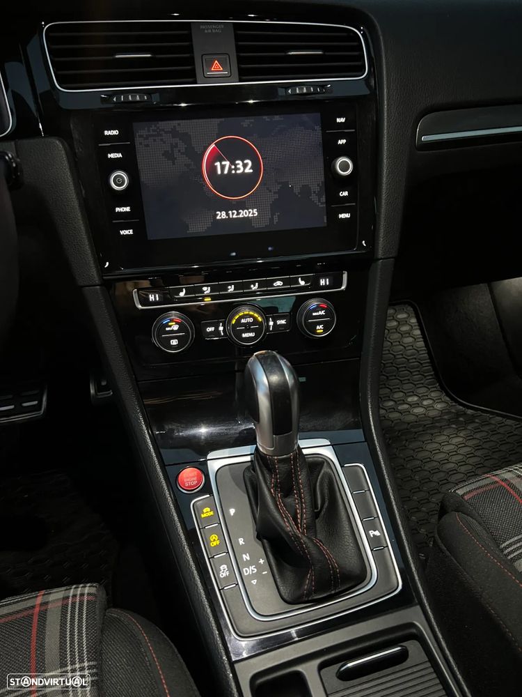 VW Golf 2.0 TSI GTI DSG Performance - 16