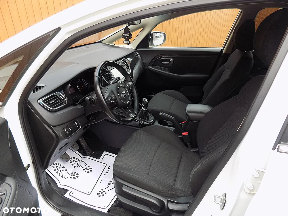 Kia Carens 1.7 CRDi M 7os - 5
