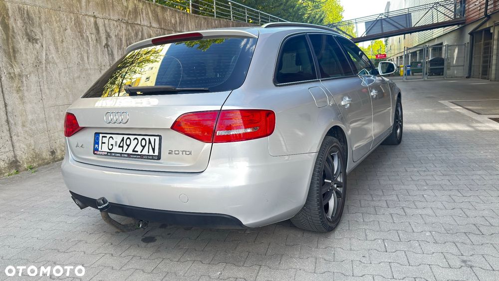Audi A4 Avant 2.0 TDI - 10