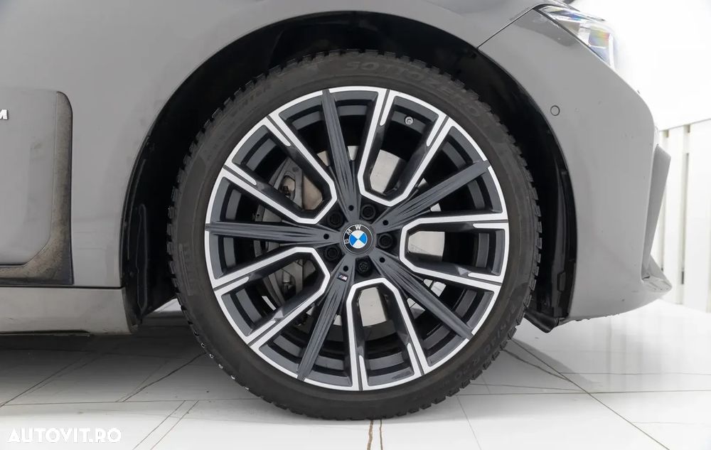 BMW Seria 7 745Le xDrive AT PHEV - 13