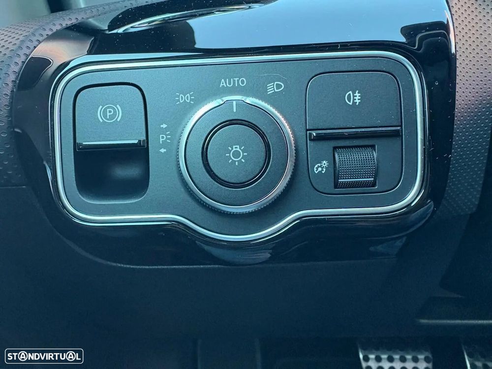 Mercedes-Benz CLA 200 d Shooting Brake AMG Line Aut. - 35