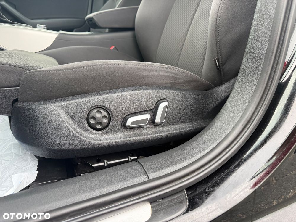 Audi A6 Avant 2.0 TDI quattro S tronic - 26