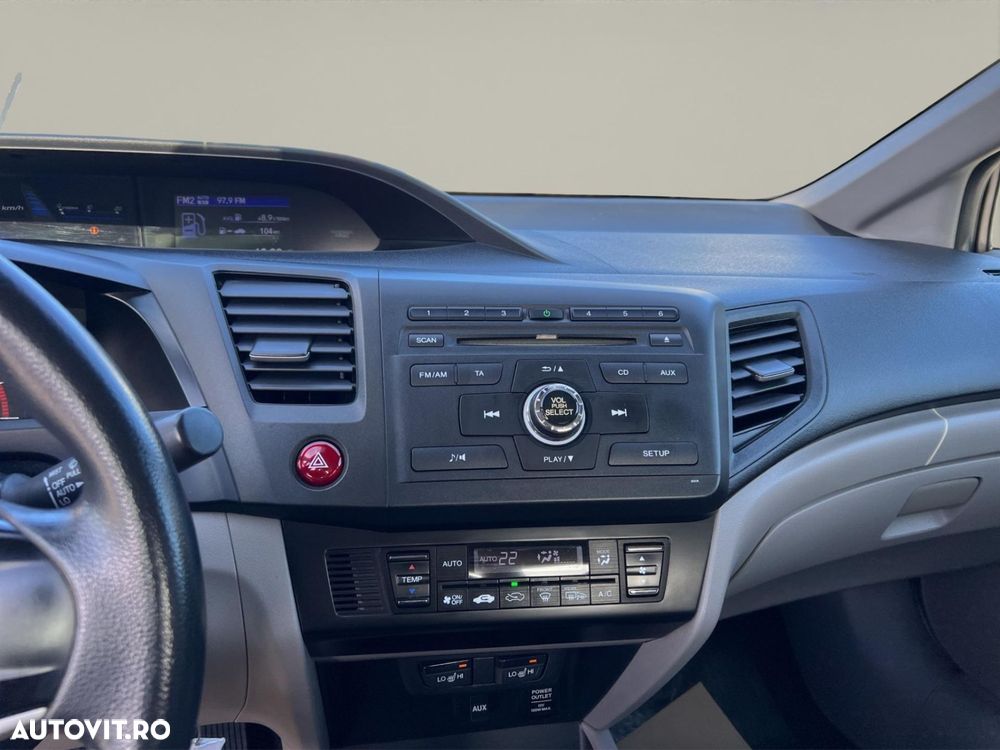 Honda Civic 1.8 i-VTEC Comfort - 26