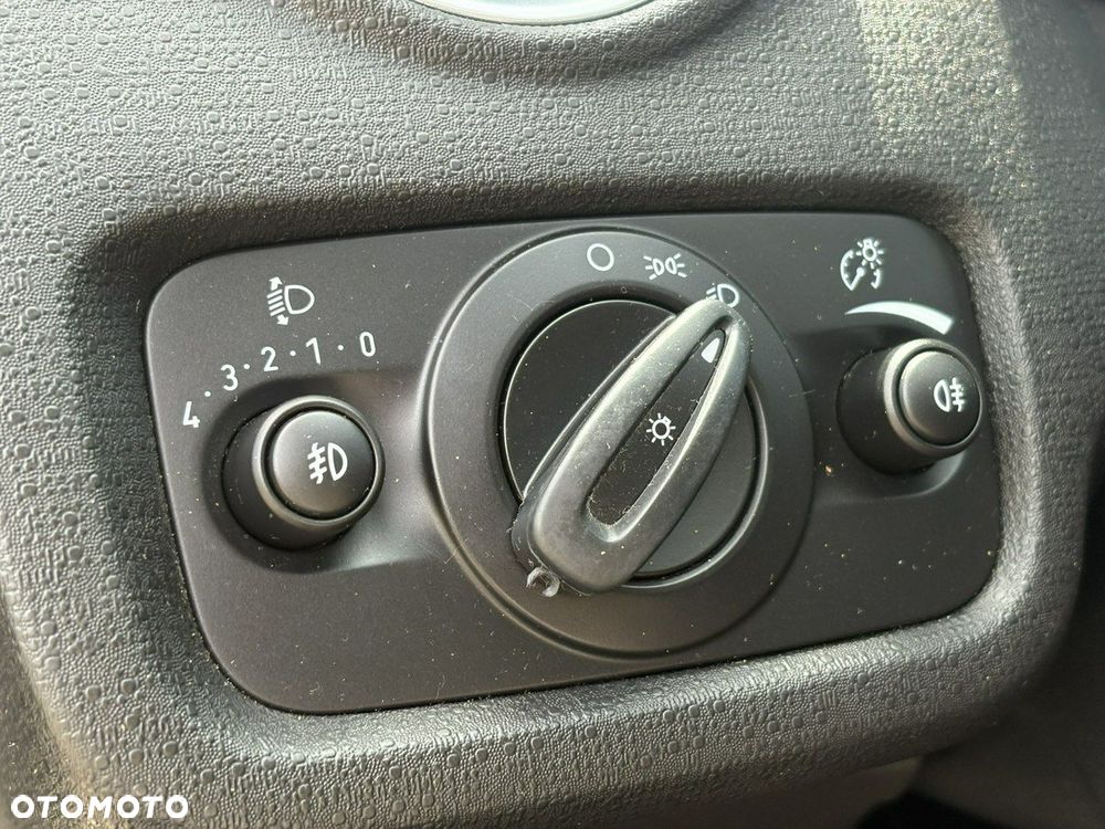 Ford Fiesta 1.0 Silver X (Trend) EU6 - 26