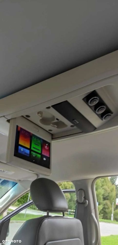 Chrysler Town & Country - 15