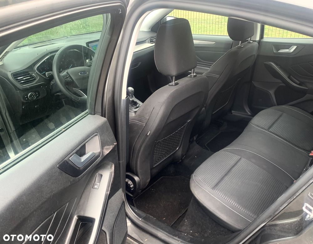 Ford Focus 1.0 EcoBoost Titanium - 11