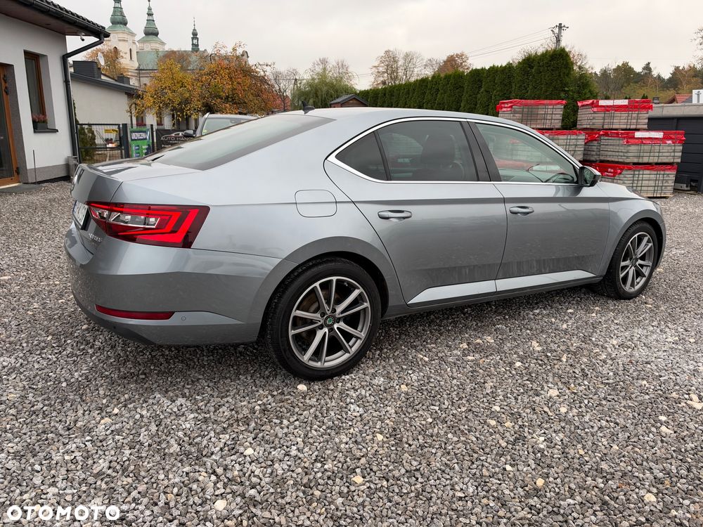 Skoda Superb 2.0 TDI DSG L&K - 38