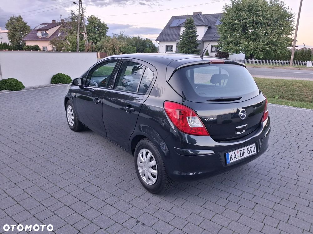 Opel Corsa 1.2 16V Cosmo - 3