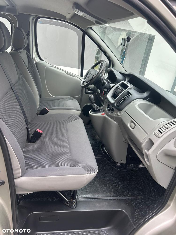 Opel Vivaro - 8