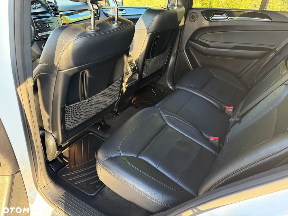 Mercedes-Benz GLE 350 d 4Matic 9G-TRONIC AMG Line - 23
