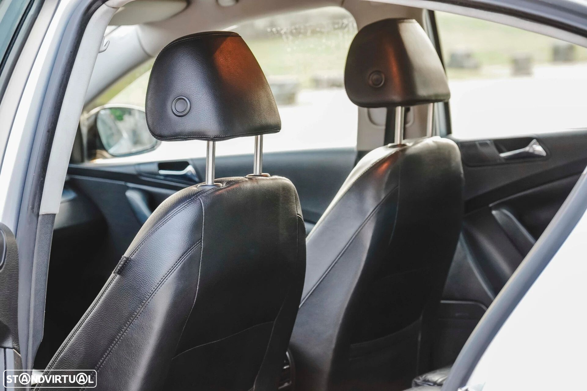 VW Passat - 11