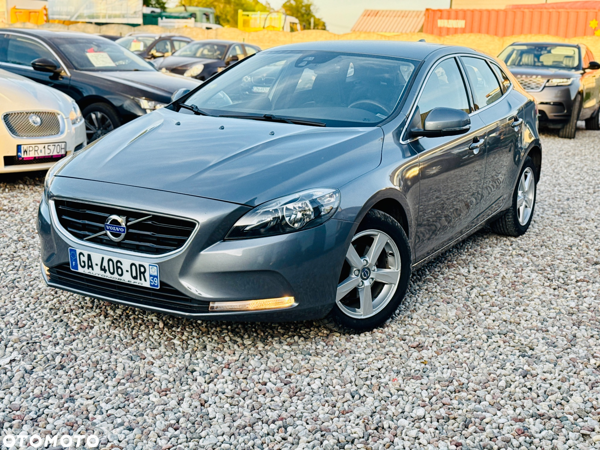 Volvo V40 D2 Drive-E Momentum - 12