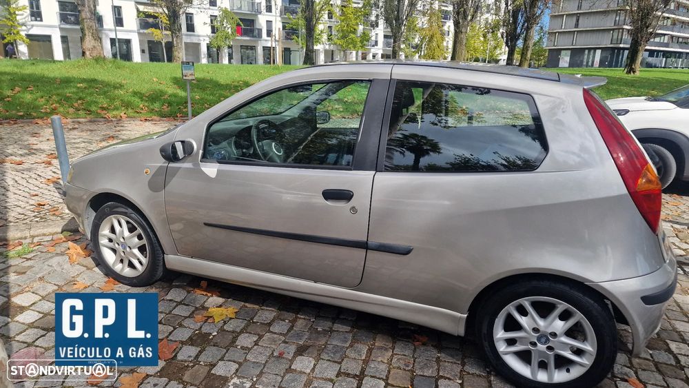 Fiat Punto 1.2 16V 80 Sport - 12