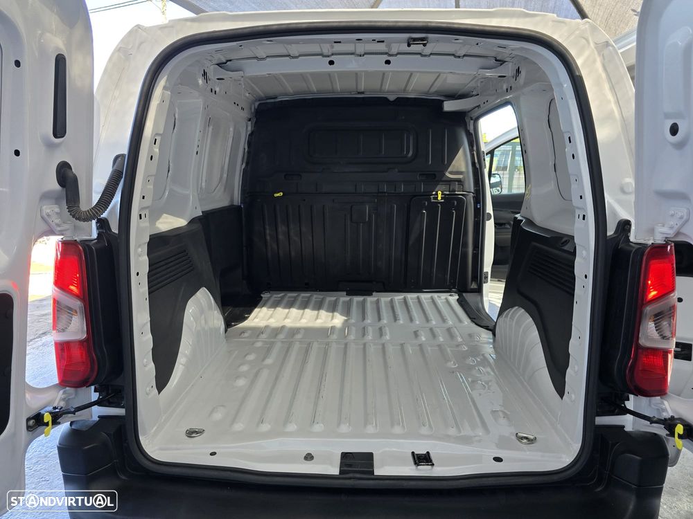 Toyota Proace City 1.5D - 23