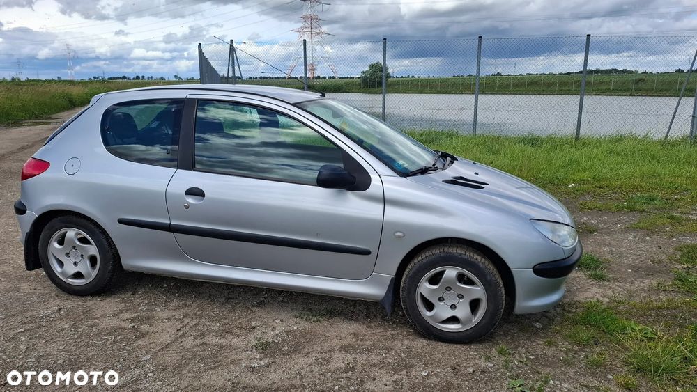 Peugeot 206 1.1 XR - 3