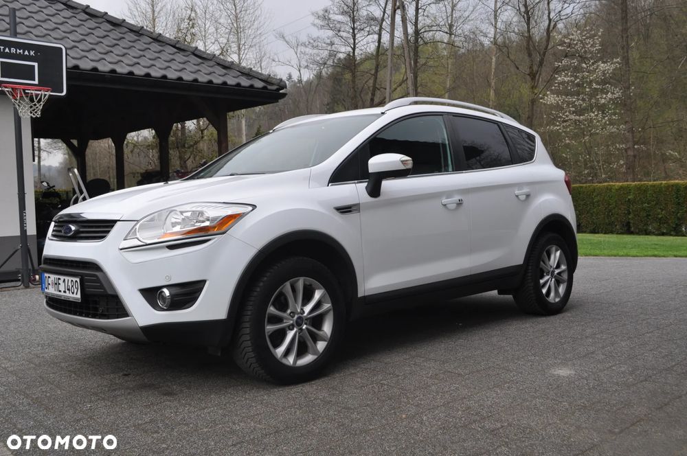 Ford Kuga 2.0 TDCi 2x4 Titanium - 14