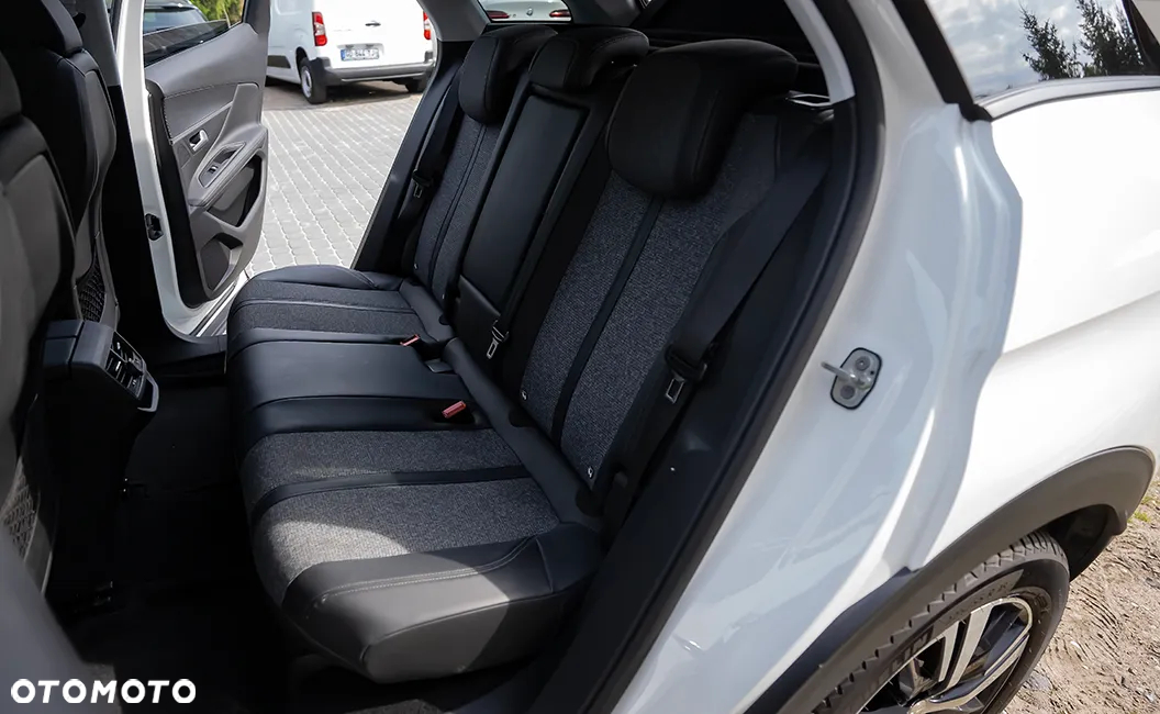 Peugeot 3008 1.2 PureTech Allure S&S - 33