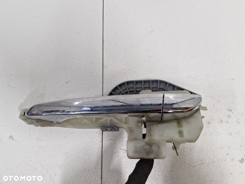 HYUNDAI TUCSON III 3 KLAMKA DRZWI LEWY TYŁ TYLNA CHROM - 1