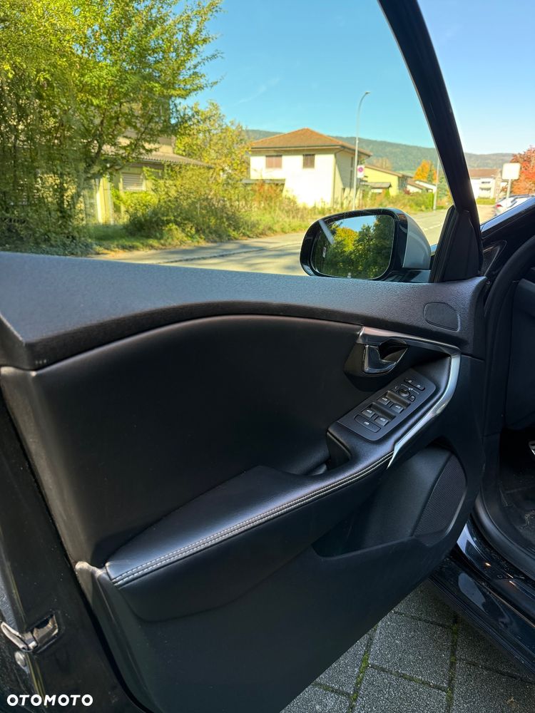 Volvo V40 D3 Momentum - 18