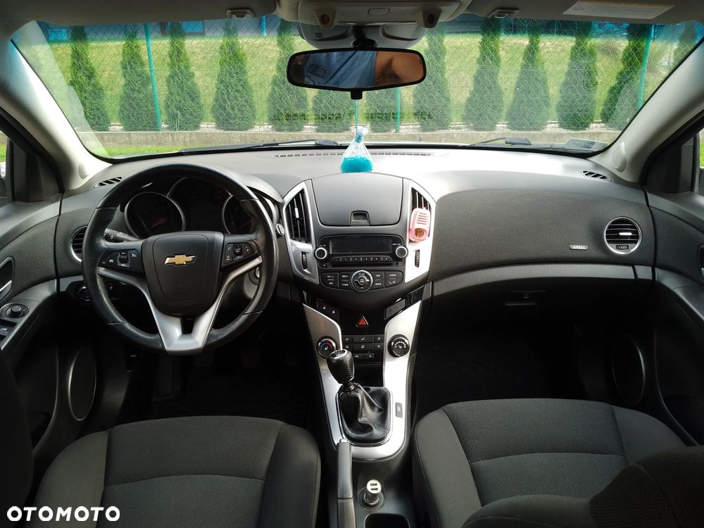 Chevrolet Cruze - 11