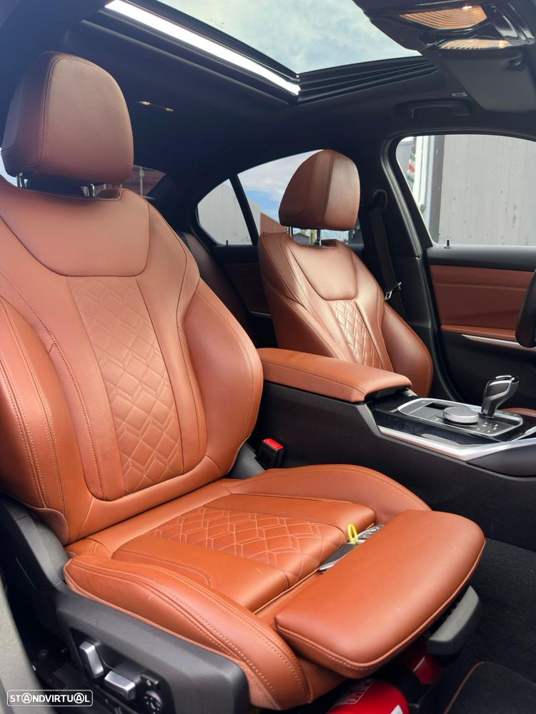 BMW 330 e Aut. Luxury Line - 32