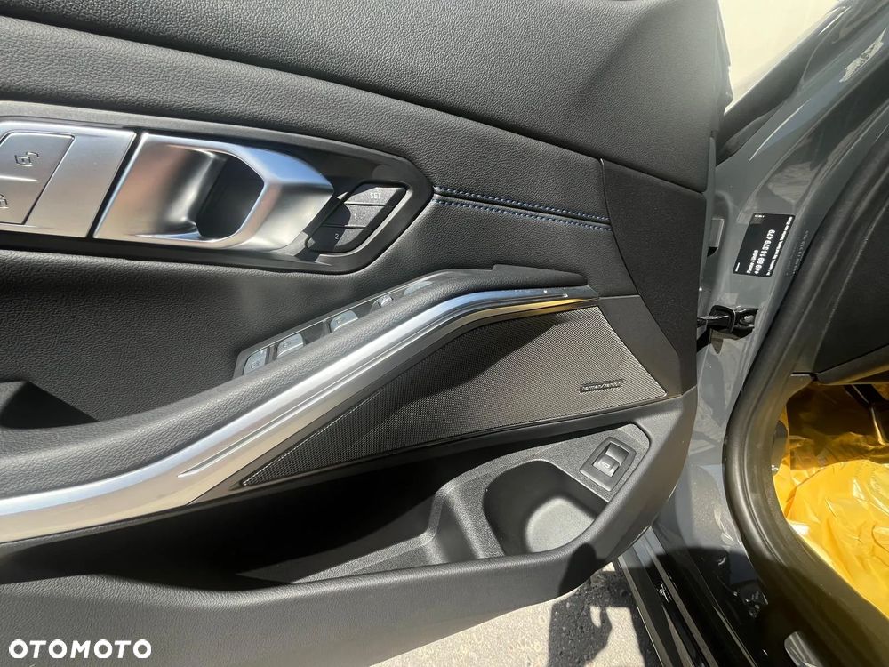 BMW Seria 3 330i xDrive M Sport sport - 17
