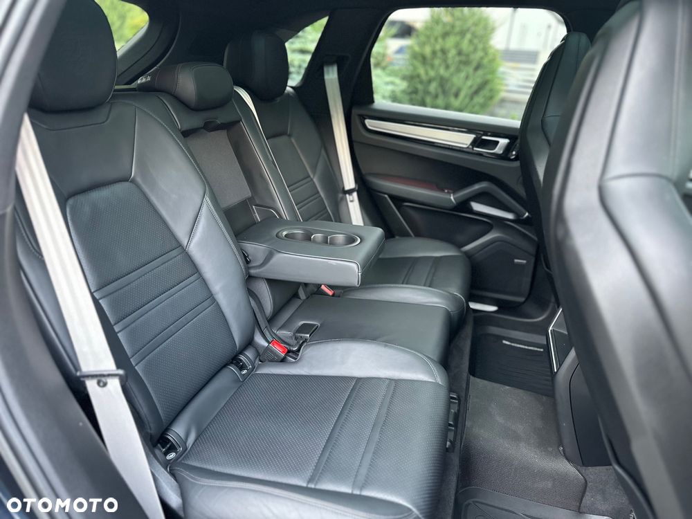 Porsche Cayenne S Platinum Edition - 30