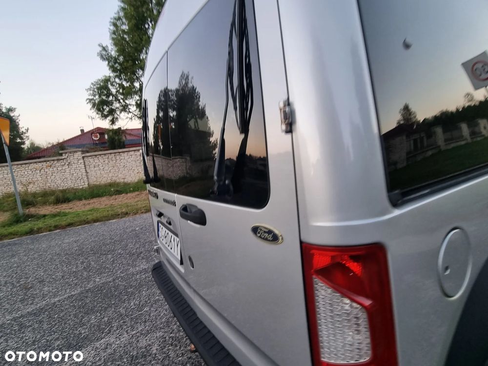 Ford Transit Connect 200 SWB Limited - 13
