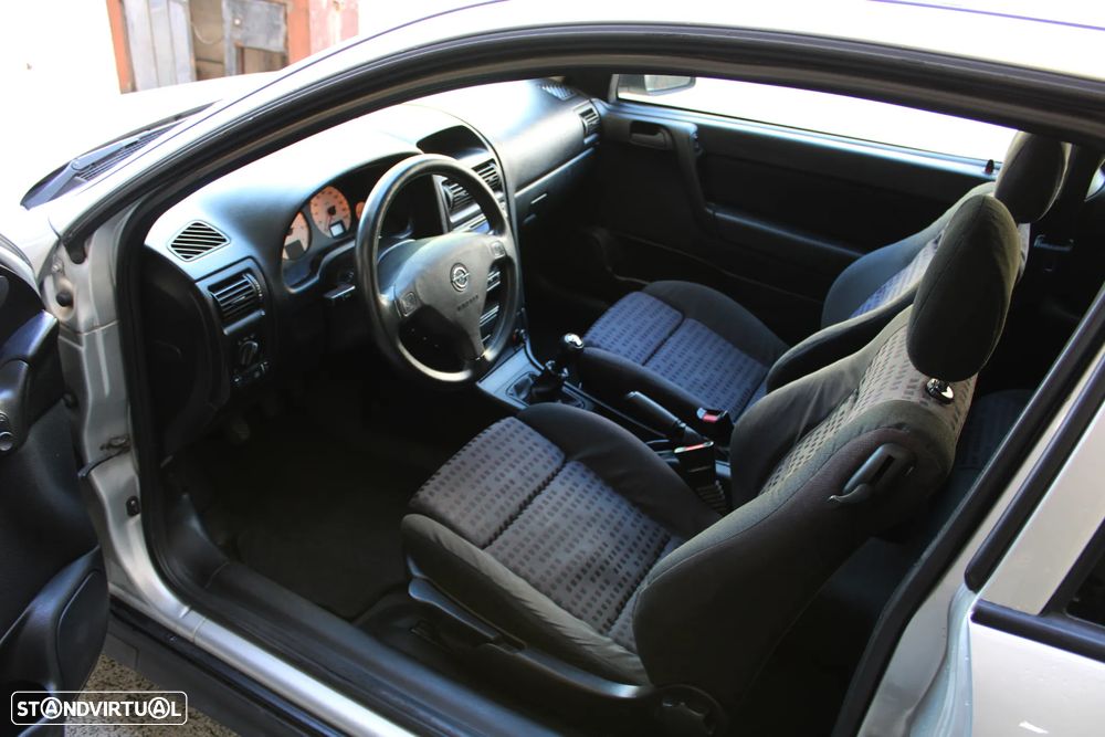 Opel Astra 1.6i Sport - 21