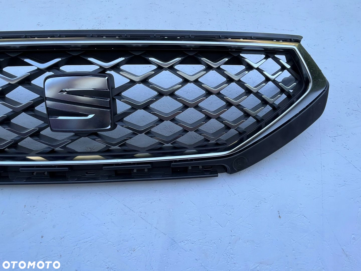 SEAT TARRACO 5FJ ATRAPA GRILL ORG - 5