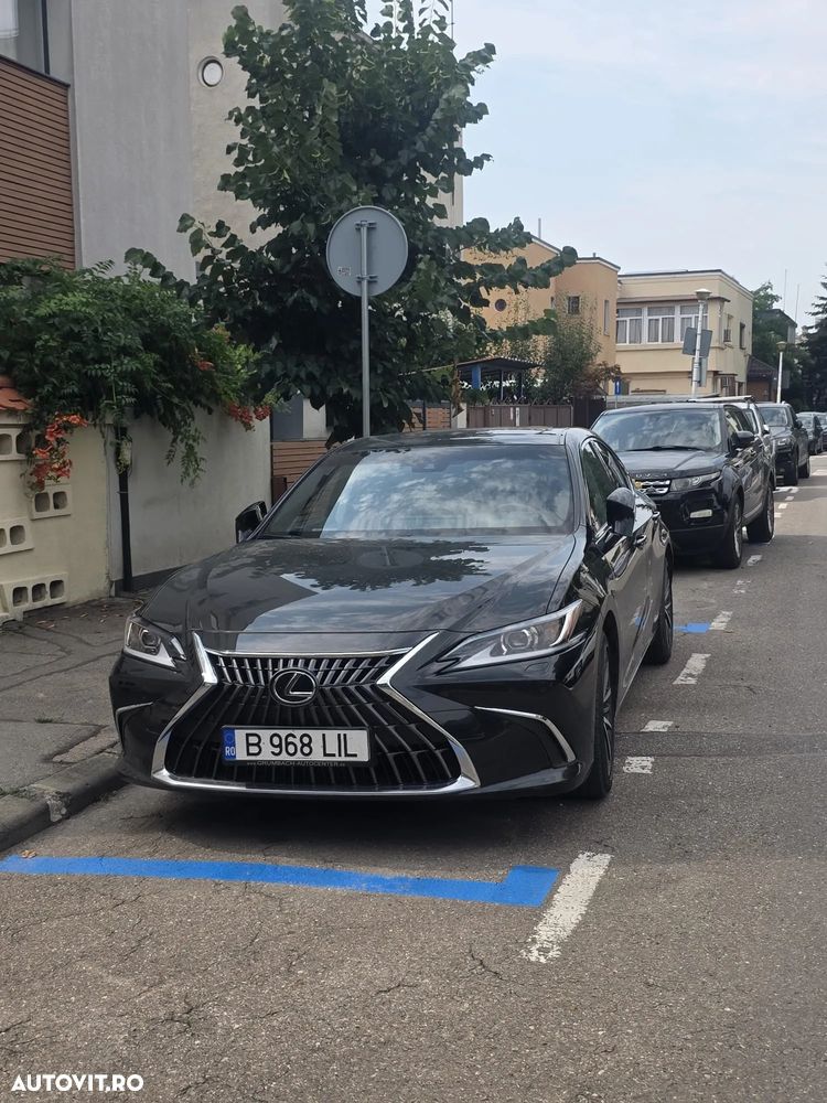 Lexus Seria ES 300h 2.5 TNGA HV 25H- 4X2 CVT Business - 2