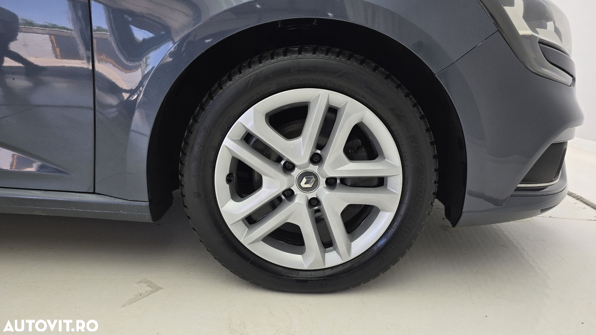 Renault Megane ENERGY dCi EDC Zen - 23