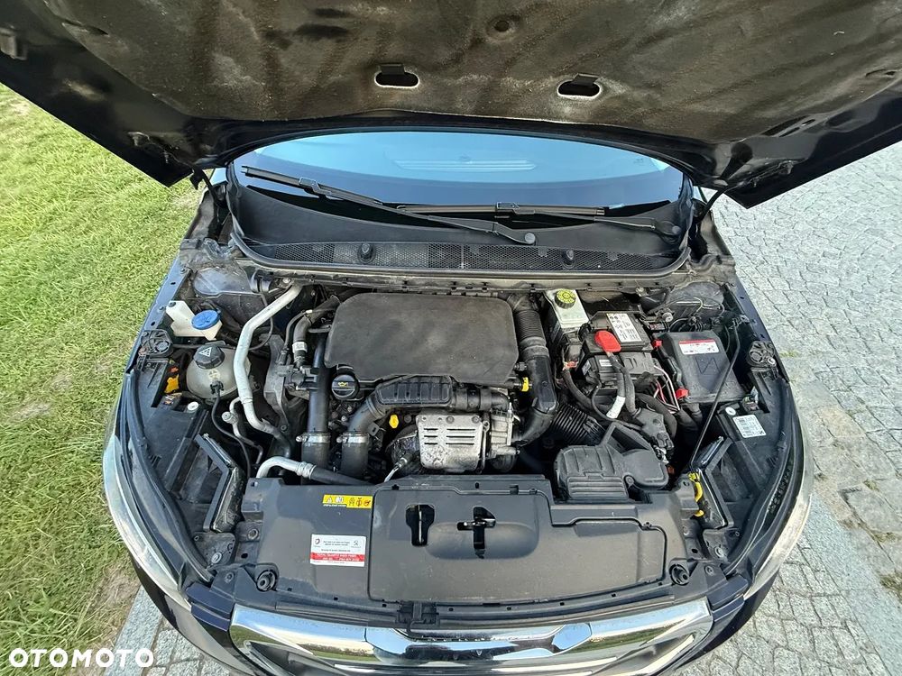 Peugeot 308 SW 1.2 PureTech Allure S&S - 26