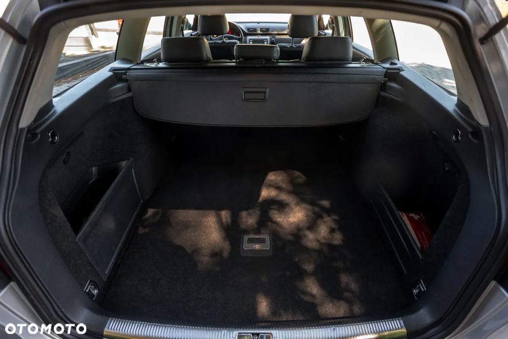 Volkswagen Passat Variant 3.2 V6 FSI 4Motion DSG Highline - 21