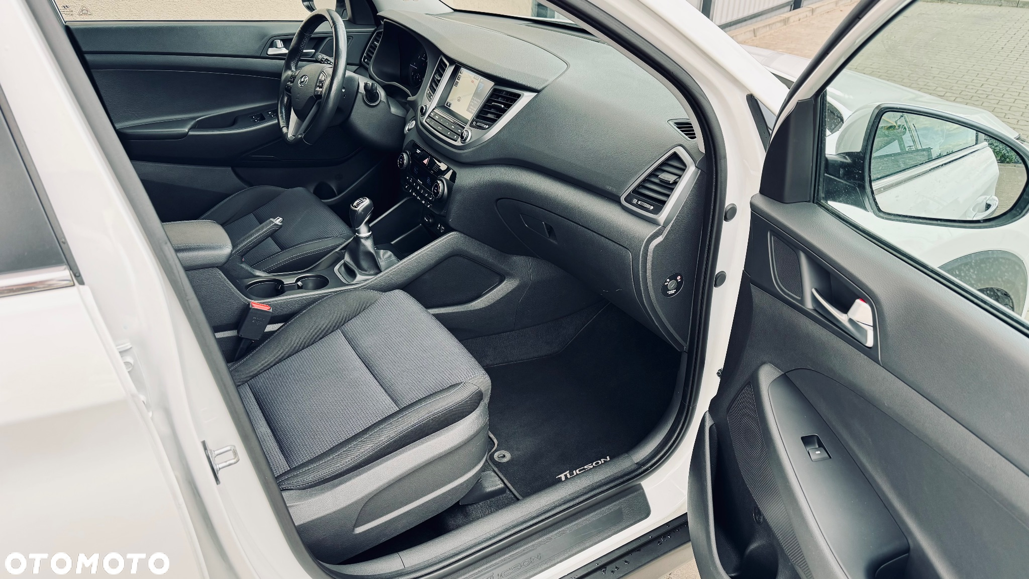 Hyundai Tucson 1.7 CRDI BlueDrive Style 2WD - 16