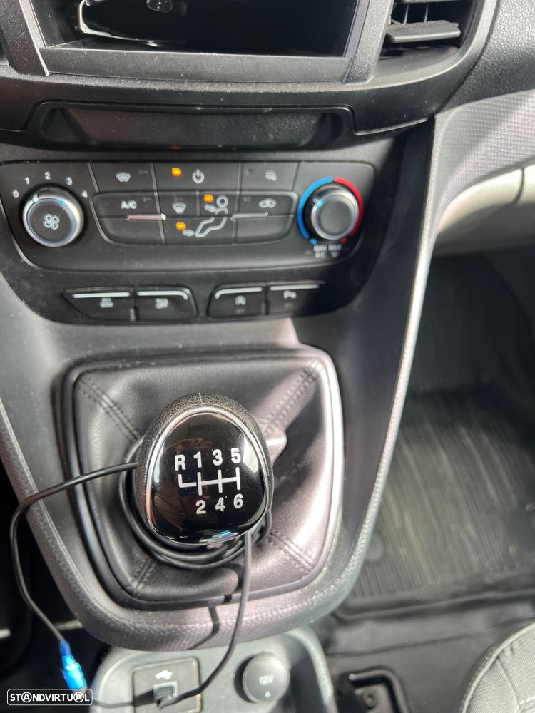 Ford Transit Connect - 16