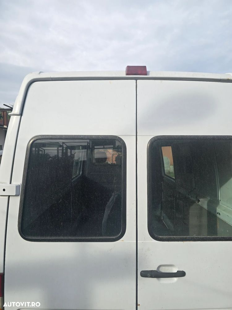 Mercedes-Benz Sprinter - 2
