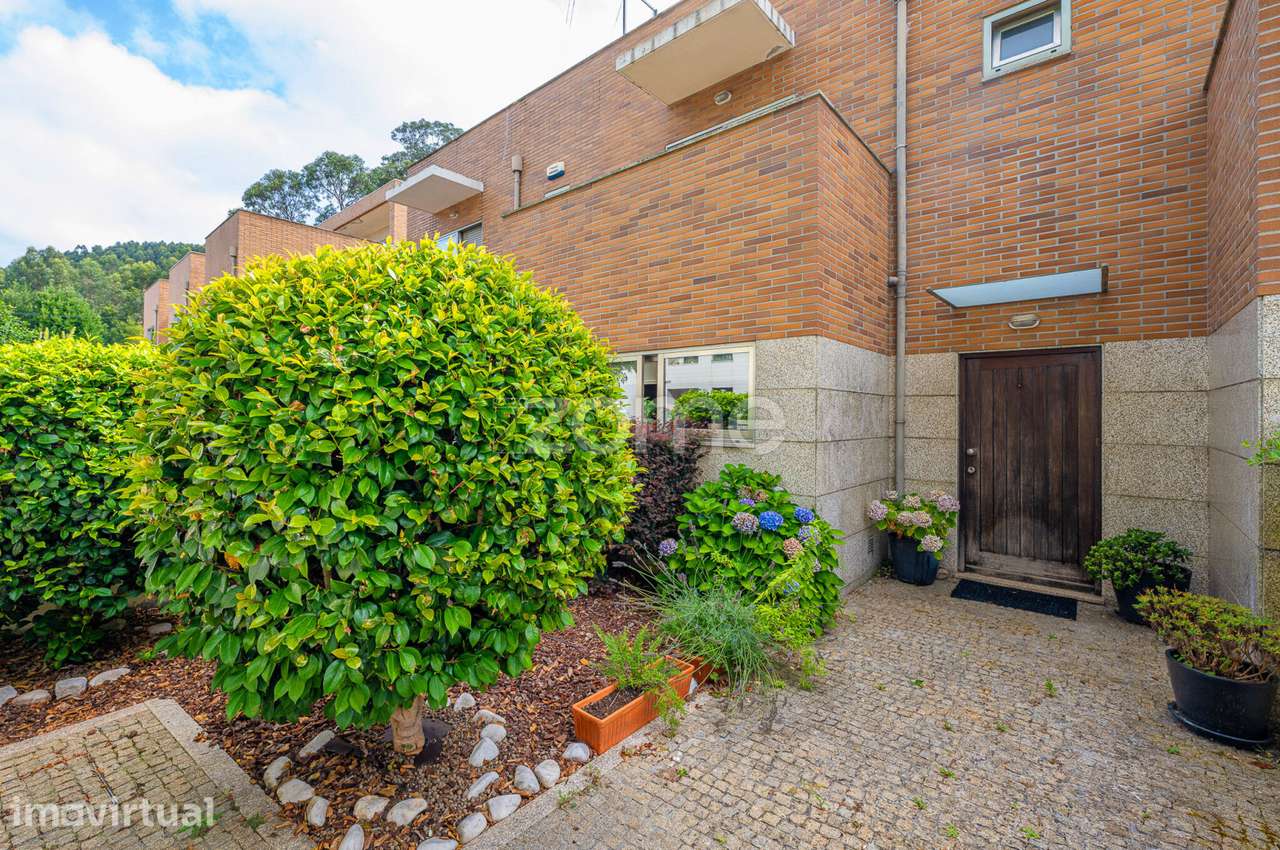 Moradia T3 de 4 pisos com garagem, terraços e logradouro, em Perosi... - Grande imagem: 2/60