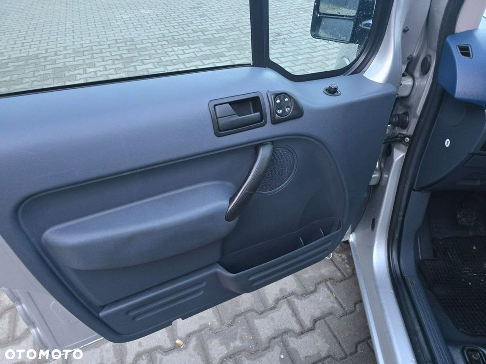 Ford Transit Connect - 25